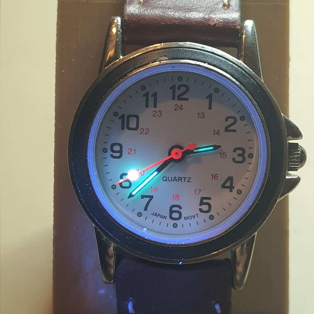 🦋10/$20🦋 Silver/BlackWhite Leather Women's Field Watch